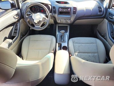 Zdjęcie 8 z 13 samochodu: 2015 KIA FORTE LX VIN:KNAFK4A65F5296303 - miniatura