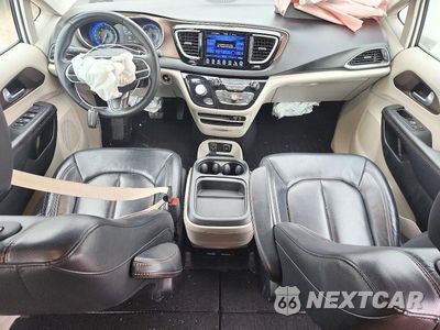 Zdjęcie 8 z 13 samochodu: 2017 CHRYSLER PACIFICA TOURING L VIN:2C4RC1BG0HR803617 - miniatura
