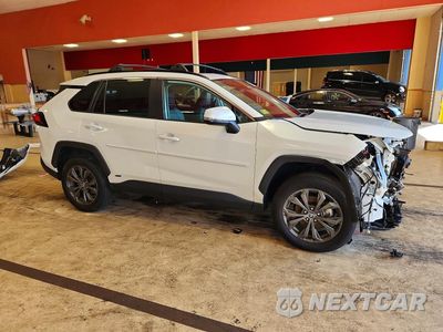 Czwarte zdjęcie samochodu z boku: 2024 TOYOTA RAV4 XLE PREMIUM VIN:2T3B6RFV5RW069788 - miniatura