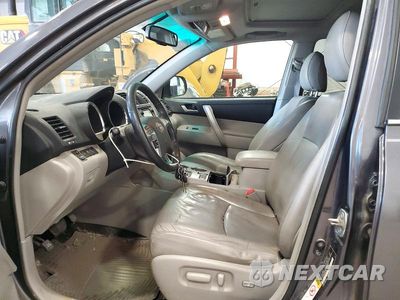 Zdjęcie 7 z 13 samochodu: 2013 TOYOTA HIGHLANDER SE VIN:5TDBK3EH0DS183406 - miniatura