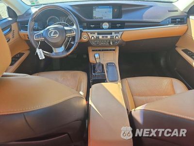 Zdjęcie 8 z 12 samochodu: 2016 LEXUS ES 350 VIN:58ABK1GG7GU012312 - miniatura