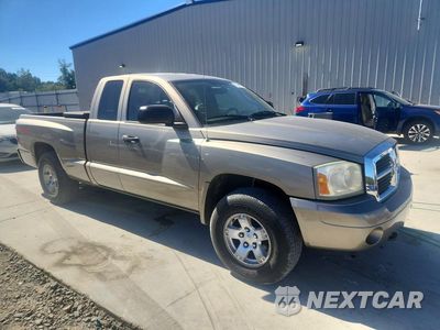 Czwarte zdjęcie samochodu z boku: 2006 DODGE DAKOTA SLT VIN:1D7HE42K46S517606 - miniatura