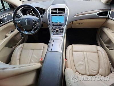 Zdjęcie 8 z 12 samochodu: 2017 LINCOLN MKZ VIN:3LN6L5CC2HR664649 - miniatura