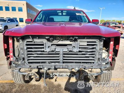 Piąte zdjęcie samochodu w środku: 2018 CHEVROLET SILVERADO K1500 LT VIN:3GCUKREC9JG319669 - miniatura