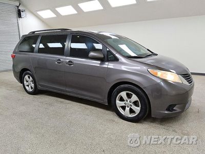 Czwarte zdjęcie samochodu z boku: 2015 TOYOTA SIENNA LE VIN:5TDKK3DC1FS577974 - miniatura