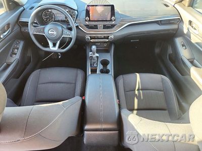 Zdjęcie 8 z 12 samochodu: 2025 NISSAN ALTIMA SV VIN:1N4BL4DV9SN395207 - miniatura