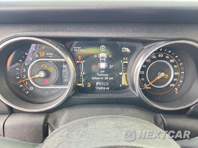 Zdjęcie 9 z 12 samochodu: 2020 JEEP GLADIATOR OVERLAND VIN:1C6HJTFG7LL191139 - miniatura