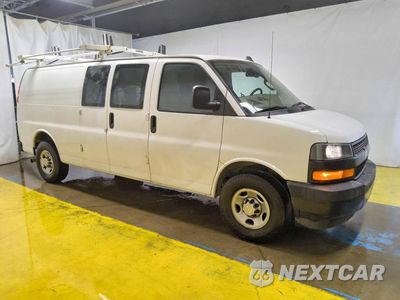 Czwarte zdjęcie samochodu z boku: 2023 CHEVROLET EXPRESS G2500 VIN:1GCWGBFP5P1101738 - miniatura