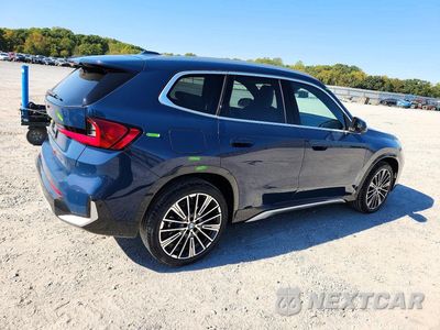 Trzecie zdjęcie samochodu z tyłu: 2026 BMW X1 XDRIVE28I VIN:WBX73EF01T5498181 - miniatura