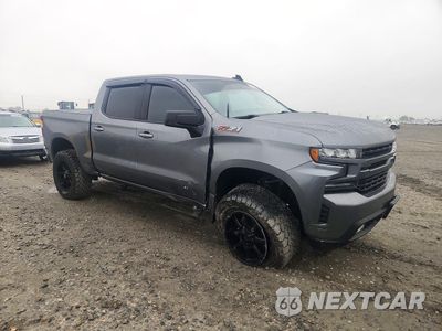 Czwarte zdjęcie samochodu z boku: 2020 CHEVROLET SILVERADO K1500 RST VIN:1GCUYEED0LZ149625 - miniatura