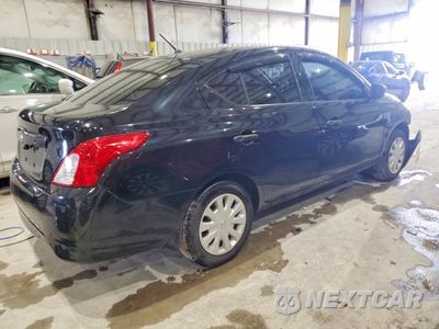 Trzecie zdjęcie samochodu z tyłu: 2018 NISSAN VERSA S VIN:3N1CN7AP5JL812162 - miniatura