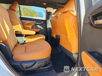 Zdjęcie 11 z 13 samochodu: 2026 TOYOTA HIGHLANDER HYBRID PLATINUM VIN:5TDEBRCH4TS726127 - miniatura