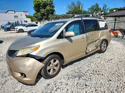2013 TOYOTA SIENNA LE 5TDKK3DC1DS365055 - główne zdjęcie licytacji z USA - miniatura