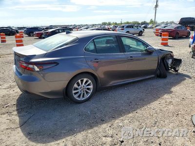 Trzecie zdjęcie samochodu z tyłu: 2024 TOYOTA CAMRY LE VIN:4T1C11AK1RU910435 - miniatura