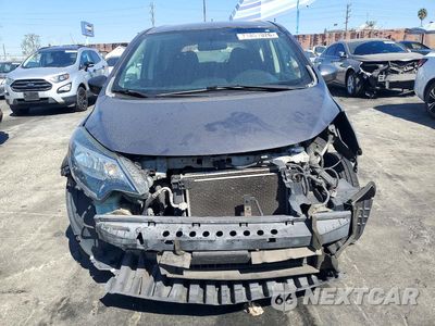 Piąte zdjęcie samochodu w środku: 2017 NISSAN VERSA NOTE SV VIN:3N1CE2CP8HL363201 - miniatura