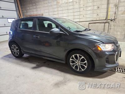 Czwarte zdjęcie samochodu z boku: 2017 CHEVROLET SONIC LT VIN:1G1JD6SH5H4125233 - miniatura