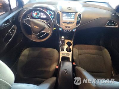 Zdjęcie 8 z 12 samochodu: 2017 CHEVROLET CRUZE LS VIN:1G1BC5SM6H7116327 - miniatura