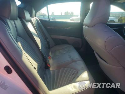 Zdjęcie 10 z 12 samochodu: 2018 TOYOTA CAMRY SE VIN:4T1B11HK4JU597337 - miniatura