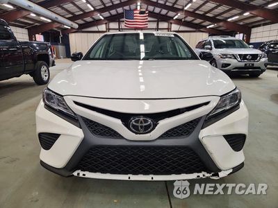 Piąte zdjęcie samochodu w środku: 2020 TOYOTA CAMRY SE NIGHTSHADE VIN:4T1G11BK8LU017749 - miniatura