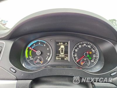 Zdjęcie 9 z 12 samochodu: 2013 VOLKSWAGEN JETTA HYBRID VIN:3VW637AJ0DM284506 - miniatura