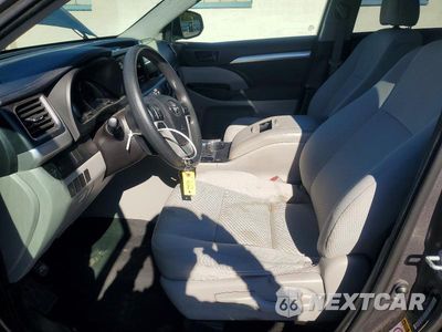 Zdjęcie 7 z 13 samochodu: 2018 TOYOTA HIGHLANDER LE VIN:5TDBZRFH8JS905150 - miniatura