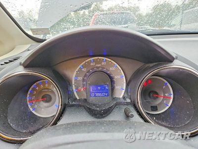 Zdjęcie 9 z 13 samochodu: 2013 HONDA FIT SPORT VIN:JHMGE8H50DC052620 - miniatura