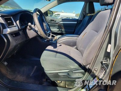 Zdjęcie 7 z 13 samochodu: 2015 TOYOTA HIGHLANDER LE VIN:5TDZARFH2FS011965 - miniatura