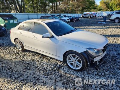 Czwarte zdjęcie samochodu z boku: 2013 MERCEDES-BENZ C 300 4MATIC VIN:WDDGF8AB5DG121444 - miniatura
