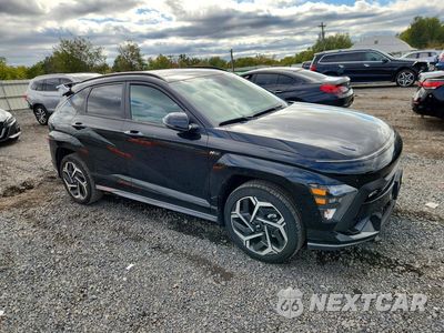 Czwarte zdjęcie samochodu z boku: 2025 HYUNDAI KONA N LINE S VIN:KM8HBCA37SU191592 - miniatura