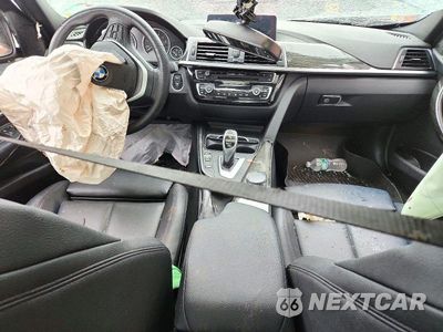 Zdjęcie 8 z 12 samochodu: 2018 BMW 330 XI VIN:WBA8D9C57JEM34162 - miniatura