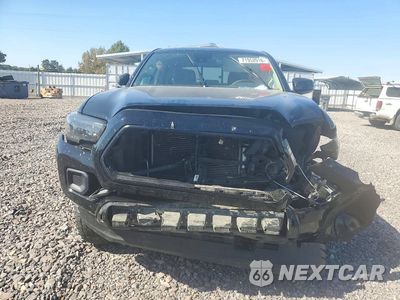 Piąte zdjęcie samochodu w środku: 2022 TOYOTA TACOMA SR V6 VIN:3TMCZ5AN3NM515959 - miniatura