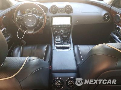 Zdjęcie 8 z 12 samochodu: 2018 JAGUAR XJ R - SPORT VIN:SAJWA1C74J8W14091 - miniatura