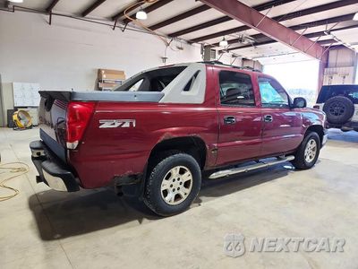 Trzecie zdjęcie samochodu z tyłu: 2004 CHEVROLET AVALANCHE K1500 VIN:3GNEK12T24G142419 - miniatura