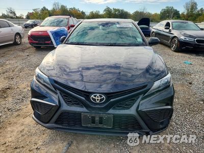 Piąte zdjęcie samochodu w środku: 2021 TOYOTA CAMRY SE VIN:4T1G11AK3MU405653 - miniatura