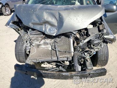 Zdjęcie 12 z 13 samochodu: 2011 TOYOTA SIENNA LE VIN:5TDKK3DCXBS158581 - miniatura