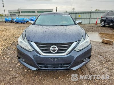 Piąte zdjęcie samochodu w środku: 2016 NISSAN ALTIMA 2.5 S VIN:1N4AL3AP8GC126193 - miniatura