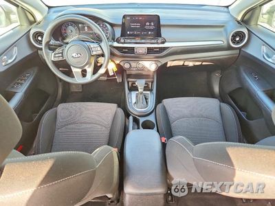 Zdjęcie 8 z 12 samochodu: 2023 KIA FORTE LXS VIN:3KPF24AD4PE625967 - miniatura