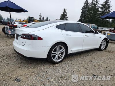 Trzecie zdjęcie samochodu z tyłu: 2015 TESLA MODEL S VIN:5YJSA1E2XFF118329 - miniatura