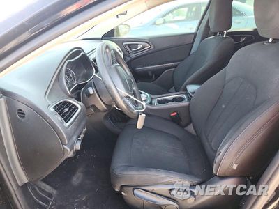 Zdjęcie 7 z 12 samochodu: 2016 CHRYSLER 200 LIMITED VIN:1C3CCCAB6GN145163 - miniatura