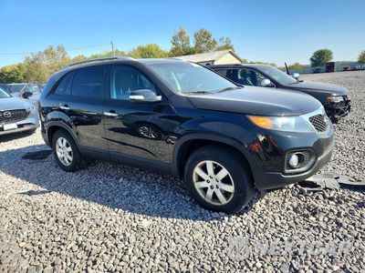 Czwarte zdjęcie samochodu z boku: 2013 KIA SORENTO LX VIN:5XYKT3A6XDG381747 - miniatura