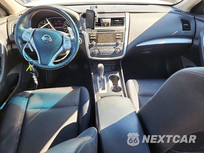 Zdjęcie 8 z 13 samochodu: 2017 NISSAN ALTIMA 2.5 SR VIN:1N4AL3AP9HC487692 - miniatura