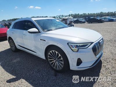 Czwarte zdjęcie samochodu z boku: 2019 AUDI E-TRON PRESTIGE VIN:WA1VAAGE1KB024979 - miniatura