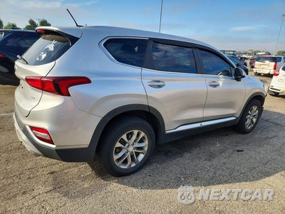 Trzecie zdjęcie samochodu z tyłu: 2019 HYUNDAI SANTA FE SE VIN:5NMS2CAD0KH026588 - miniatura