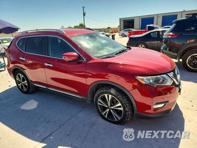 Czwarte zdjęcie samochodu z boku: 2017 NISSAN ROGUE SL VIN:5N1AT2MT7HC846871 - miniatura