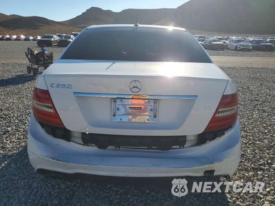 Zdjęcie 6 z 13 samochodu: 2013 MERCEDES-BENZ C 250 VIN:WDDGF4HB5DA799063 - miniatura
