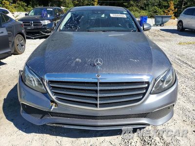 Piąte zdjęcie samochodu w środku: 2018 MERCEDES-BENZ E 300 4MATIC VIN:WDDZF4KB6JA444268 - miniatura