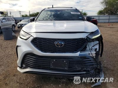 Piąte zdjęcie samochodu w środku: 2024 TOYOTA HIGHLANDER XSE VIN:5TDKDRAH8RS541930 - miniatura