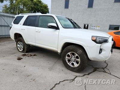 Czwarte zdjęcie samochodu z boku: 2017 TOYOTA 4RUNNER SR5 PREMIUM VIN:JTEBU5JR9H5444446 - miniatura