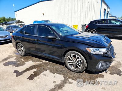 Czwarte zdjęcie samochodu z boku: 2023 VOLKSWAGEN JETTA SPORT VIN:3VWBM7BU5PM054047 - miniatura