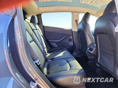 Zdjęcie 10 z 13 samochodu: 2021 TESLA MODEL Y VIN:5YJYGDEE1MF090793 - miniatura